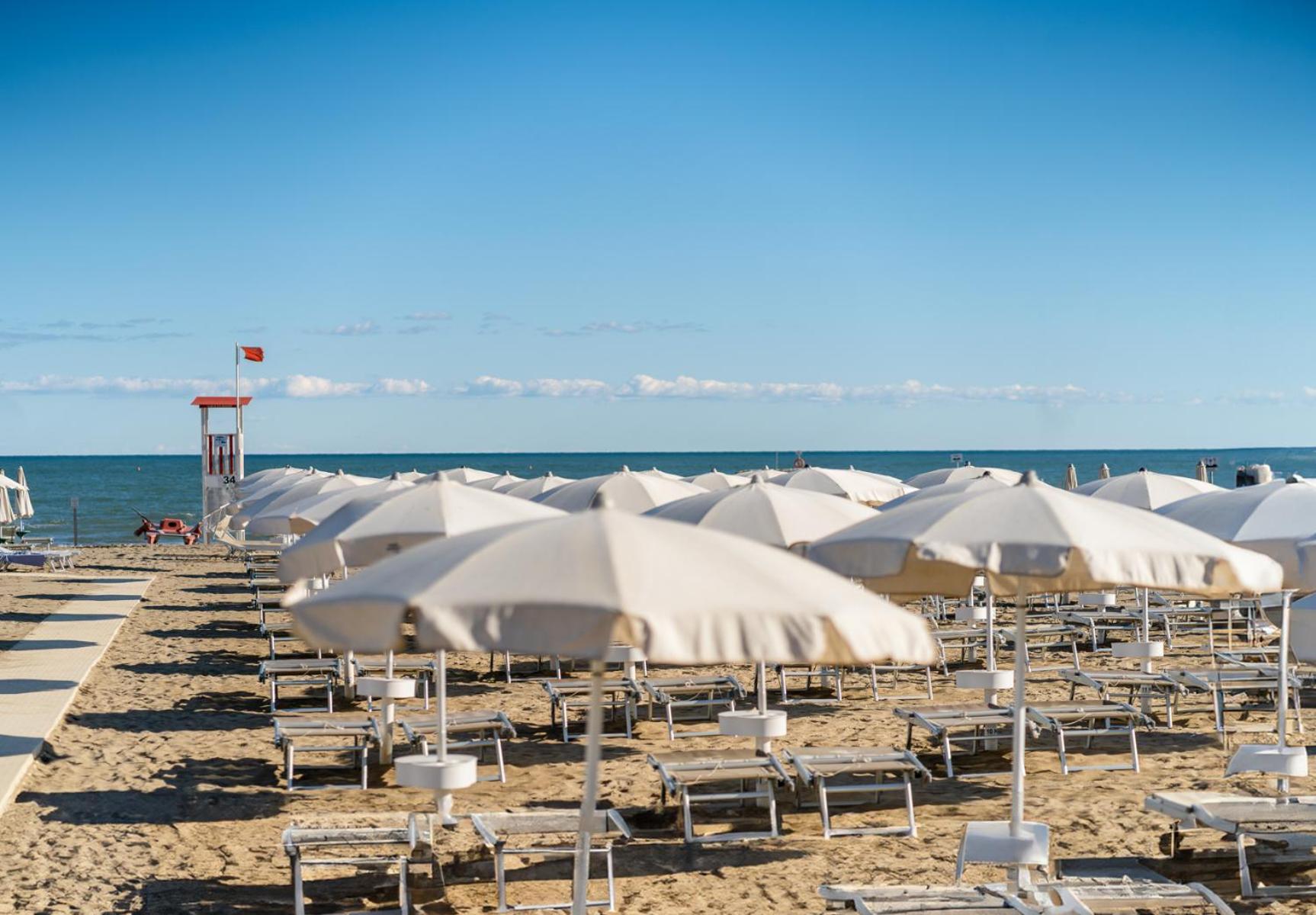 Hotel All'Orologio 3 Stelle Superior Каорле Экстерьер фото